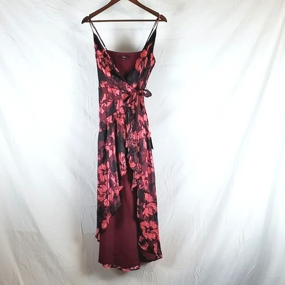 NWT Lulus‎ Winning Your Heart Burgundy Floral Lurex Wrap Midi Dress - Picture 2 of 9